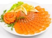 Червона риба, засолена власноруч, виходить надзвичайно смачною