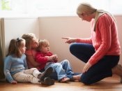 10 бессмысленных фраз, которые мы постоянно говорим детям