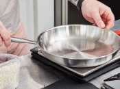 Прилипание к сковороде