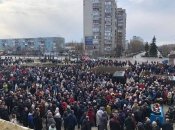 Проститься с героями пришло очень много людей