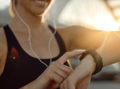 Такий гаджет - це не лише стильний крокомір і годинник