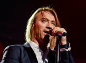 Схоже, вовчиці вже забули Олега Винника, який три роки не виступав в Україні