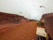 Песчаная площадка перед домиком