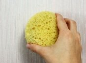 Чистка обоев действенными средствами