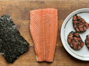 Рулет из лосося и нори