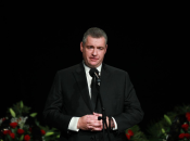 Слуцкий произносит речь с элементами нацистской пропаганды перед гробом Дугиной