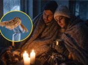 Дівчина, пара перед свічками