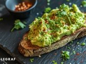 Авокадо-тост - це корисний та смачний варіант сніданку (зображення створено за допомогою ШІ)