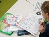 Школярам через англійську мову не вистачає часу на військову підготовку