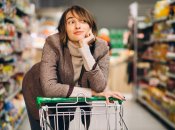 Жінка у магазині