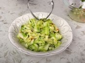 Как замариновать кабачки за 10 минут: легкий и простой рецепт от Лизы Глинской (видео)