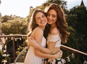 Женскую дружбу чтут в августе