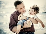 Дети говорят: Я так сгорел на солнце, что у меня все детали болят!