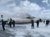 Место аварии самолета в Торонто