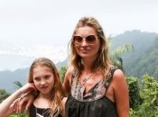 Кейт Мосс с дочкой отдыхают в Бразилии (ФОТО)