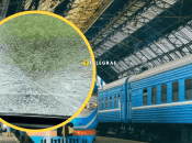 Скло майже витримало удар