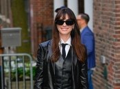 Модный образ Энн Гэтэуэй в Нью-Йорке