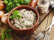 Ніжна печінка у вершковому соусі