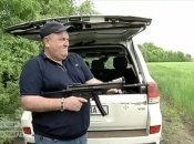 Александр Поворознюк с автоматом