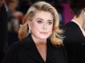 Мафия и подделка денег: названа причина ареста внука Катрин Денев