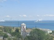 Дым на мосту через Керченский пролив