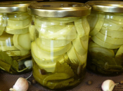 Отличная закуска к любым блюдам - маринованные кабачки