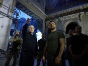 Владимир Зеленский осматривает руины православного храма в Одессе