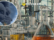 В Свердловской области горит склад