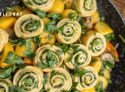 Прекрасный картофель, тушеный с мясом и ароматными рулетиками