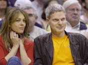 "Это ужасный конец": Элизабет Херли отреагировала на самоубийство экс-бойфренда