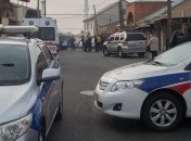 Ведущие в Ереван трассы взяты под контроль силовиками