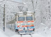 "Укрзализныце" придется и дальше обслуживать очень убыточные поезда