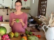 Кормила только грудным молоком, а сама сидела на фруктах: фуд-блогерша и инста-мама едва не заморила собственного ребенка (фото)