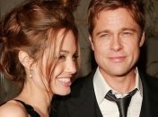 Дочь Питта и Джоли официально стала мальчиком  