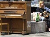 За игру на пианино полиция Риги оштрафовала семью