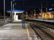 В Киеве электричка насмерть сбила 17-летнюю девушку в наушниках