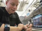 Компьютер на руке превратит людей в киборгов