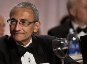 Глава штаба Клинтон обвинил россиян в кибератаке