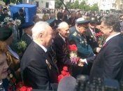 Порошенко возложил цветы к могиле Неизвестного солдата в Киеве