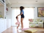 7 вещей, которым мама должна научить детей на своем примере