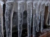 За сутки в Киеве произошло сразу два ЧП из-за сосулек: детали