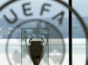 УЕФА может наказать сборную России за запрещенные флаги