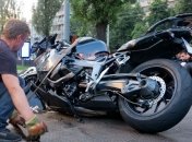 Без отца остались четверо детей: в сети рассказали о погибшем в аварии с такси мотоциклисте