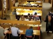 Оксфордского библиотекаря уволили из-за "Harlem Shake"