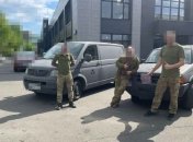 Favbet Foundation передал защитникам Бахмута пикап, микроавтобус и два тепловизора