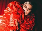 Певица Maruv заинтриговала своих фанатов ярким образом