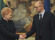 Яценюк поздравил Грибаускайте с премией "Человек года"