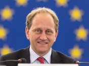 ЕП призвал Меркель на встрече с Путиным занять твердую позицию по Украине