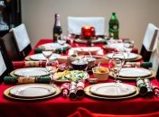 На скатерти часто появляются пятна