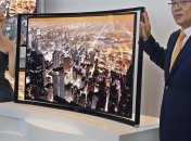 Samsung выпускает изогнутый 3D-телевизор